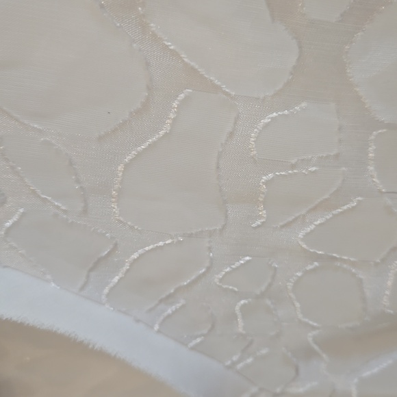 T Tahari White Sleeveless Top - Picture 5 of 10